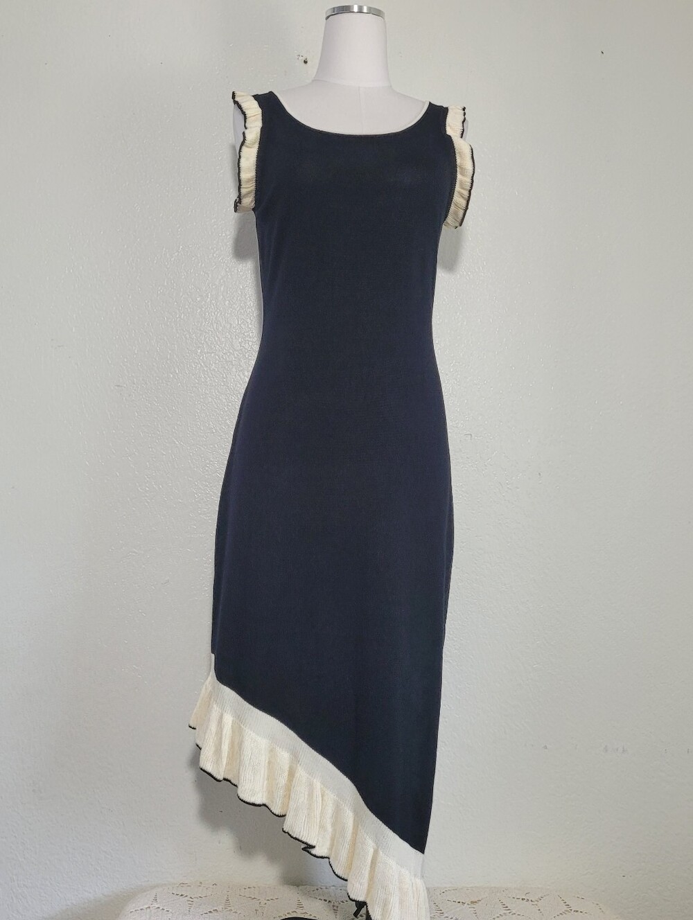 NWT CUPSHE Live Life On The Beach Black & Cream Asymmetric Ruffle Midi Dress Lg - Picture 3 of 11